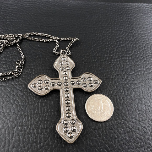Glam Goth Gunmetal Textured Cross Pendant Necklace 35" Faceted Dark Silver Tone - Picture 8 of 8